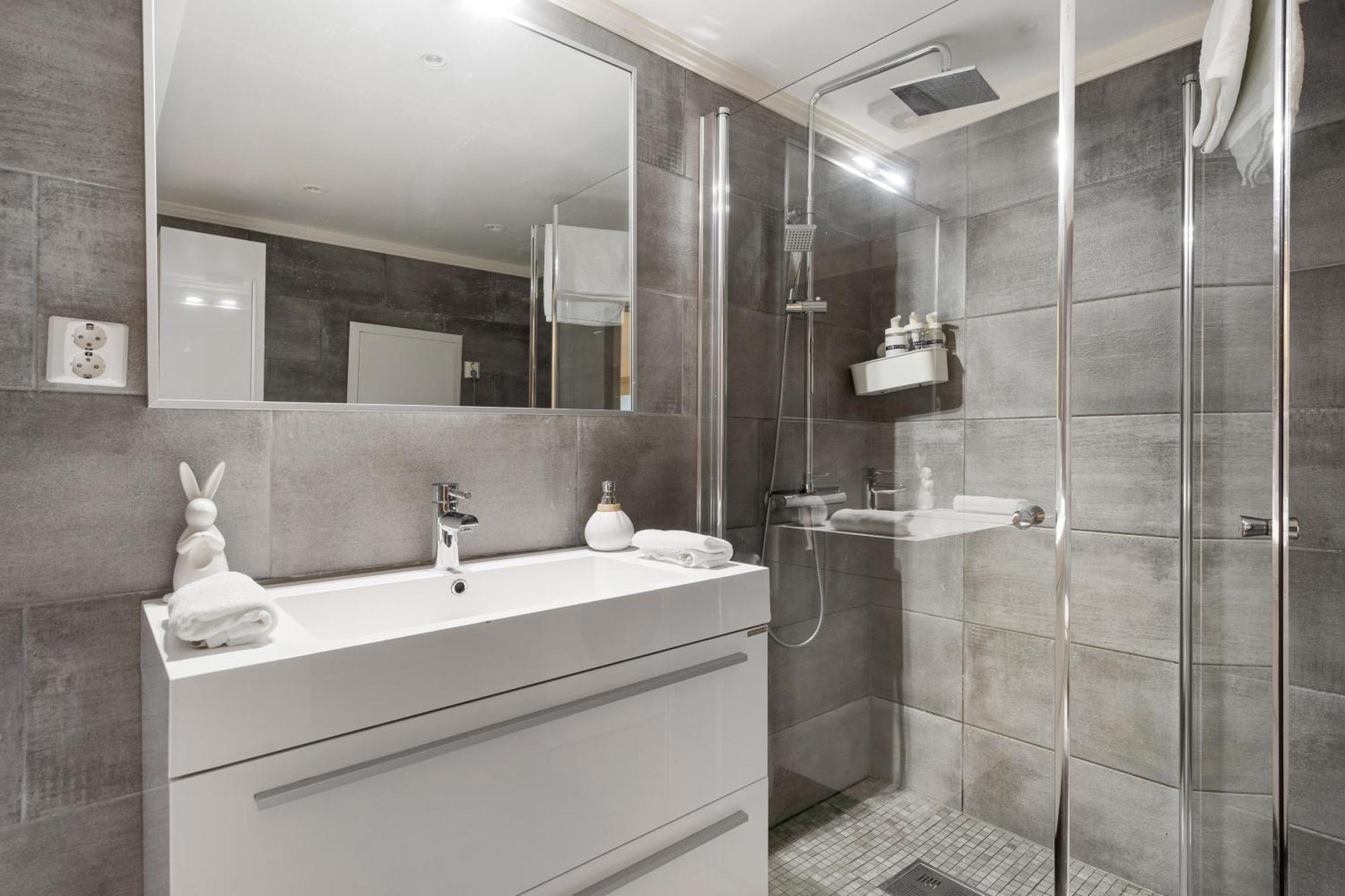Solsiden Modern Stay: King Beds, Private Entry Тронхейм Екстериор снимка